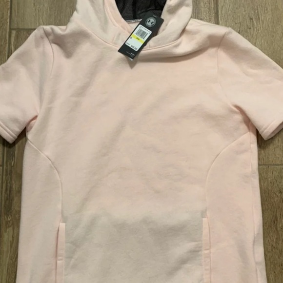 Women's UA Short Sleeve Hoodie
Under Armour - Picture 2 of 9